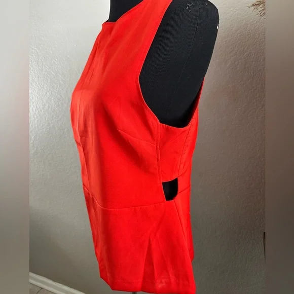 H&M Chic Red Sleeveless Blouse NWT - Picture 3 of 3